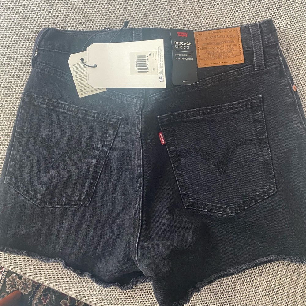 Levi’s Ribcage shorts in black NEVER WORN WITH TAGS